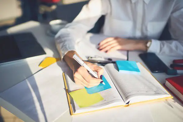 ارزیابی عملکرد با خواندن سوالات آزمون فنی حرفه ای